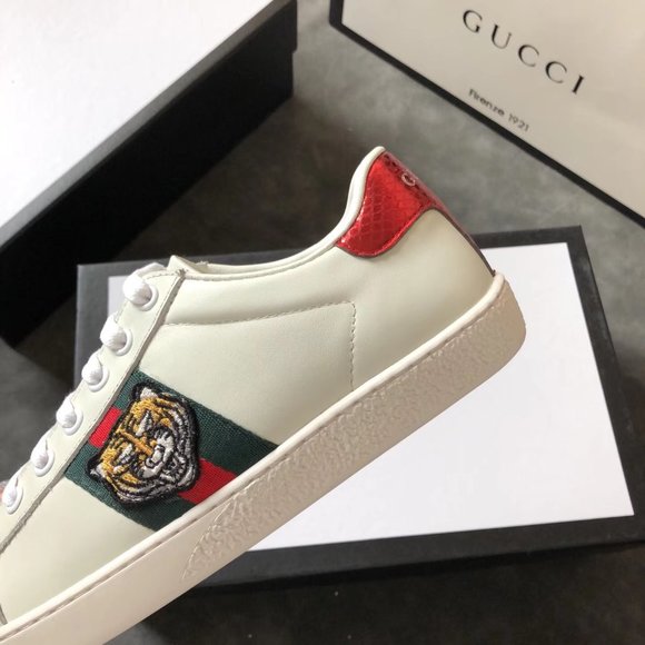 NEWGucci leather casual shoes for women